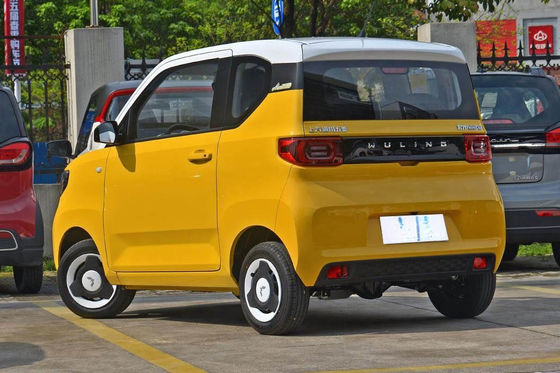 120-170 كم ميني EV سيارات Wuling Ev Car 3 أبواب 4 مقاعد حجم صغير