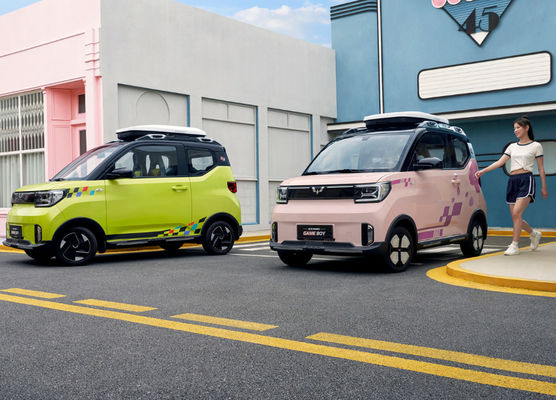 120-170 كم ميني EV سيارات Wuling Ev Car 3 أبواب 4 مقاعد حجم صغير