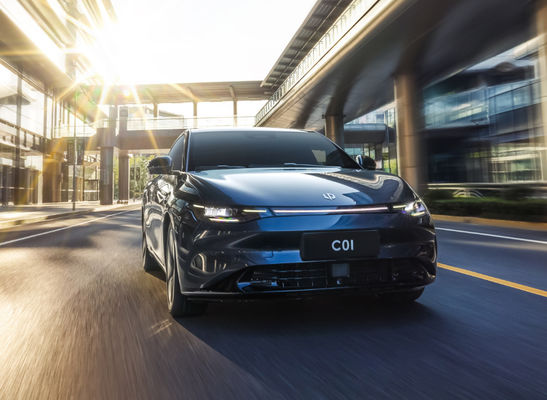 C01 Leap Motors كهربائي Car 525-717KM 4 أبواب 5 مقاعد 0.67H شحن سريع