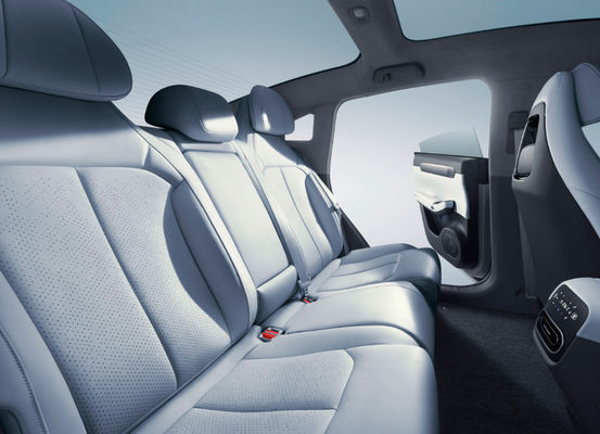 C01 Leap Motors كهربائي Car 525-717KM 4 أبواب 5 مقاعد 0.67H شحن سريع