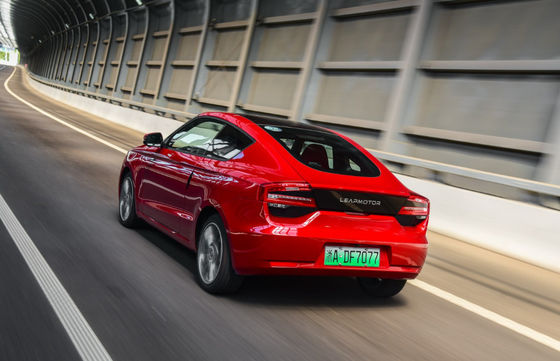 305-451KM Leap Motors سيارة كهربائية Leap Motor S01 3 أبواب 4 مقاعد 1 ساعة شحن سريع