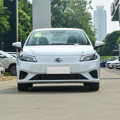 4 أبواب 5 مقاعد سيارة كهربائية AION 410KM-510KM Gac AION S Ev