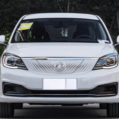 400KM Dongfeng Fengshen E70 نقي كهربائي المدمج Car 4 أبواب 5 مقاعد