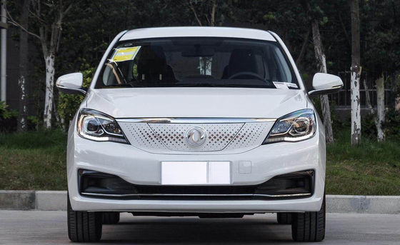 400KM Dongfeng Fengshen E70 نقي كهربائي المدمج Car 4 أبواب 5 مقاعد
