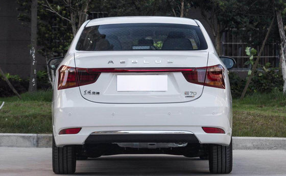 400KM Dongfeng Fengshen E70 نقي كهربائي المدمج Car 4 أبواب 5 مقاعد