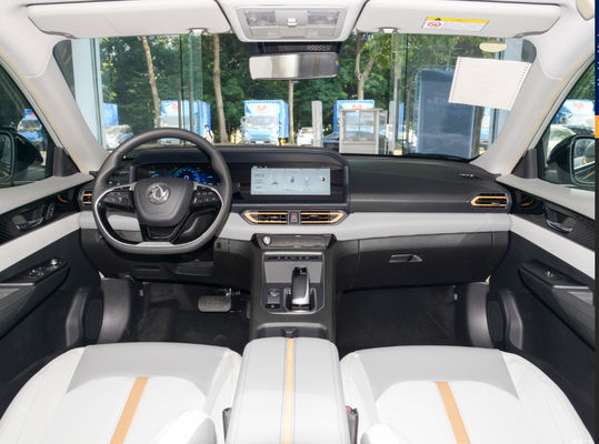 400KM Dongfeng Fengshen E70 نقي كهربائي المدمج Car 4 أبواب 5 مقاعد