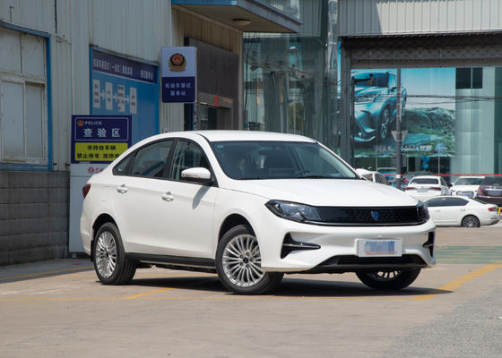 نقي كهربائي S60EV Dongfeng Ev سيارة 415KM مع 4 أبواب و 5 مقاعد
