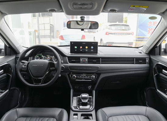 نقي كهربائي S60EV Dongfeng Ev سيارة 415KM مع 4 أبواب و 5 مقاعد