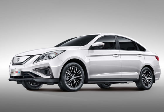 Fengxing S50 Dongfeng Motor كهربائي Vehicle 415KM المدمج 4 Doors 5 Seats