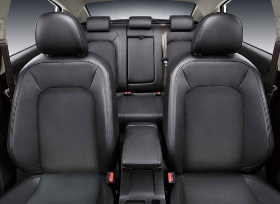 Fengxing S50 Dongfeng Motor كهربائي Vehicle 415KM المدمج 4 Doors 5 Seats