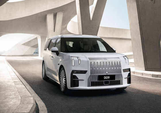 5 أبواب 6 مقاعد Zeekr 009 كهربائي مينيvan Long Range 702-822KM