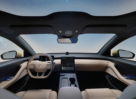 متوسطة الحجم Et5 NIO كهربائي سيارة عالية الأداء 550-700KM 4 أبواب 5 مقاعد
