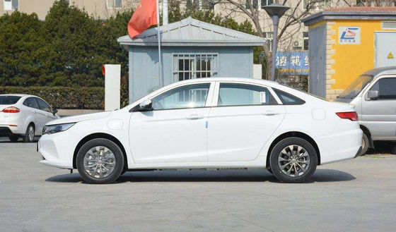 Dihao Ev Geely Sedan كهربائي Car 421KM 4 أبواب 5 مقاعد 0.5 ساعة شحن سريع