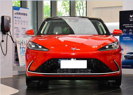 ARCFOX Alpha S Sedan كهربائي Car 525-708KM مع 5 أبواب 5 مقاعد