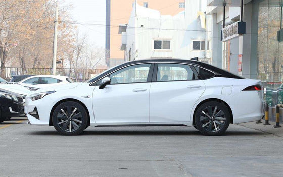 Guangqi Yilue EA6 Sedan كهربائي Car 510KM 4 أبواب 5 مقاعد 0.78H شحن سريع
