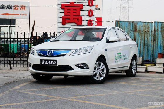 Changan Eado EV460 Sedan كهربائي Car 2022 معيار معيار 365-405KM
