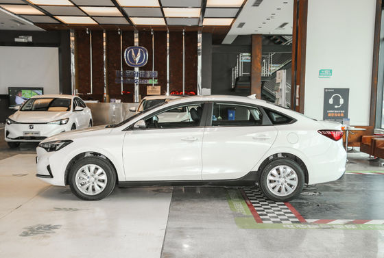 Changan Eado EV460 Sedan كهربائي Car 2022 معيار معيار 365-405KM