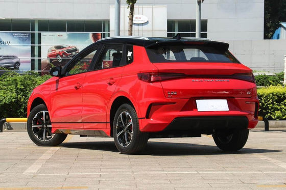 Byd E2 Red Sedan كهربائي Car 2022 Business Edition 401KM 5 أبواب 5 مقاعد